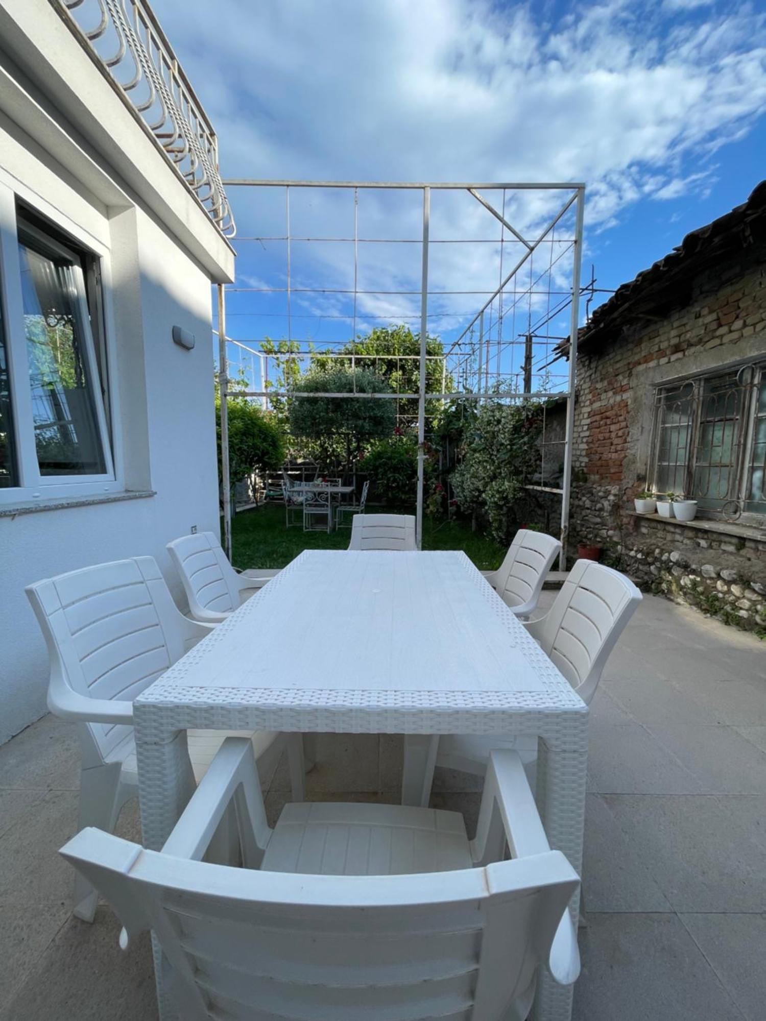 Vila Nela Shkodër Exteriör bild